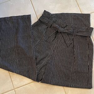 Max Studio Paper Bag Style Pant Lightweight Crepe Like Fabric Side Pockets Med